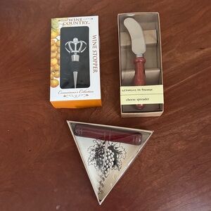 Wine Stopper and Cheese Spreader Set
